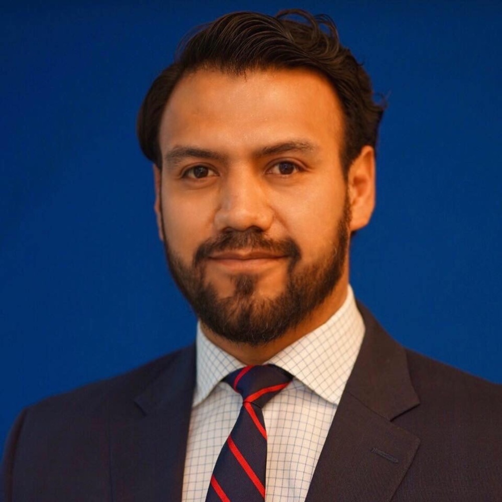 Meet your Posher, Adolfo